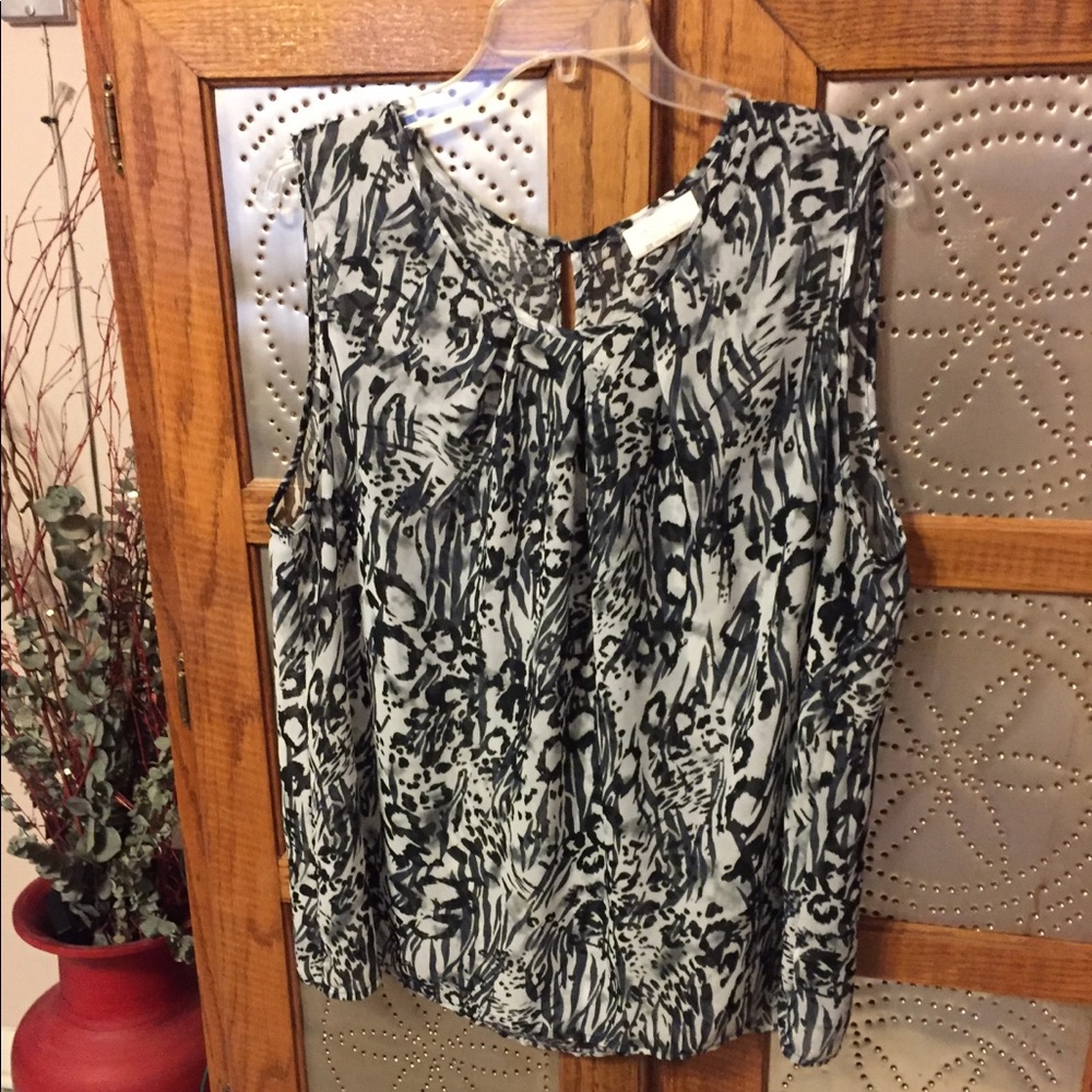 Cute summery Bobbie Brooks blouse